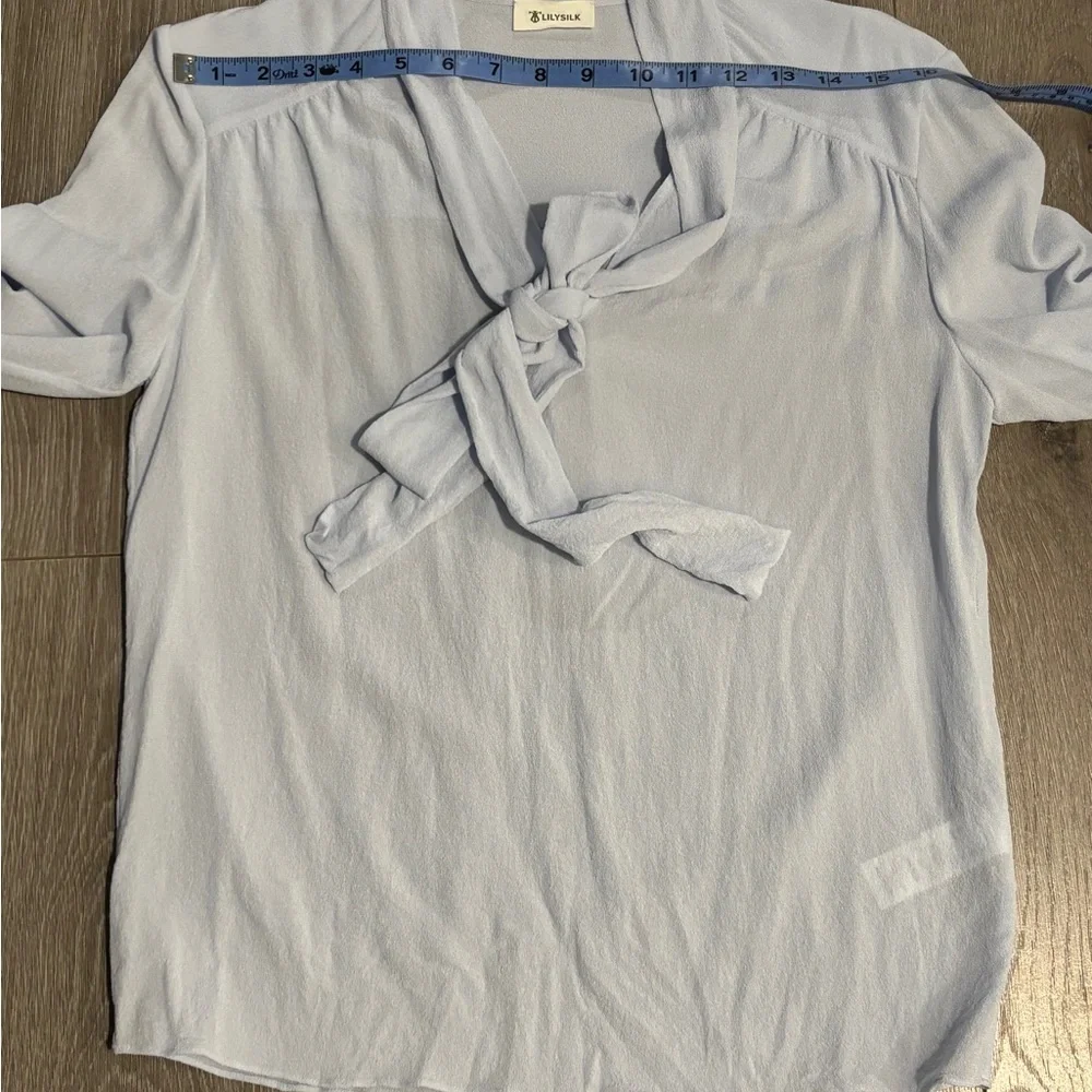 Elegant Light Blue Lilysilk Women's Top. Size XS - Picture 8 of 10
